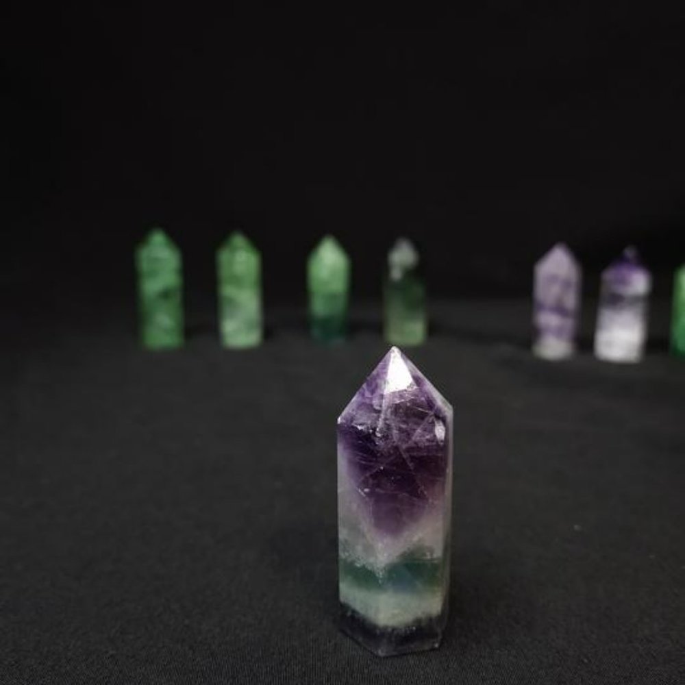 Beautiful faceted Fluorite Points - Picture 7 of 14